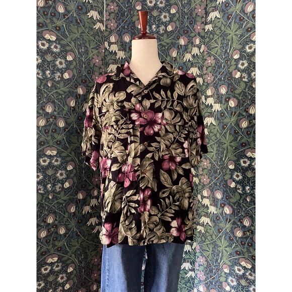 Hawaiian shirt with coconut buttons, size M - Picture 1 of 5